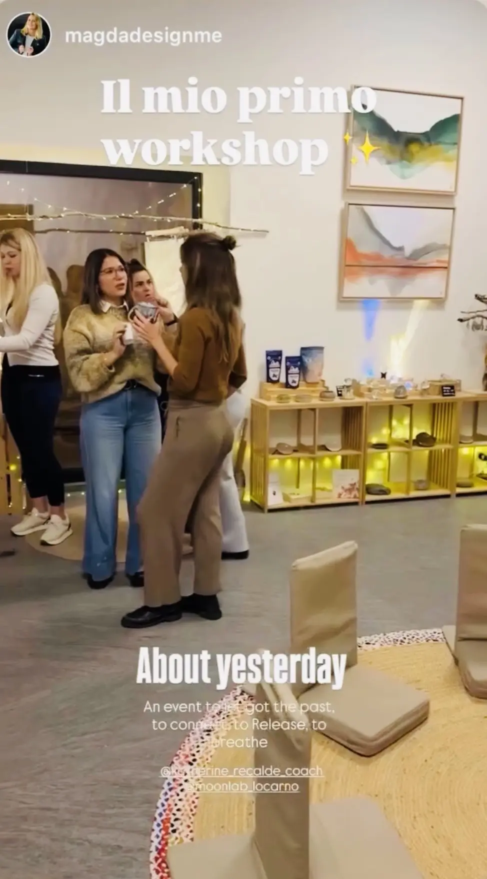 Mujeres conversando después de una experiencia grupal